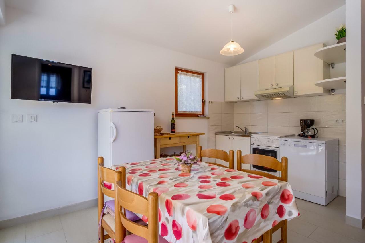 Apartments Valun Zewnętrze zdjęcie
